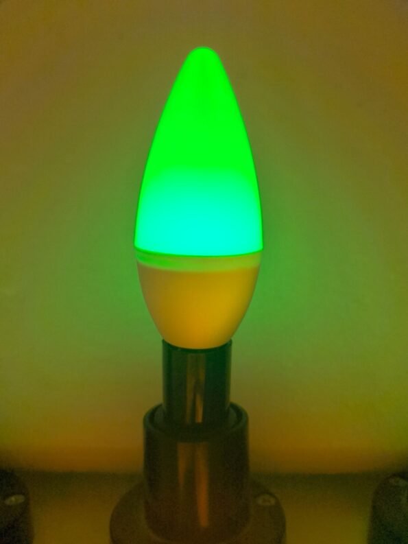 CHIRYO Light Therapy Calm Green 520nm E14 candle lightbulb, Healthy Lighting for natural headache and migraine relief